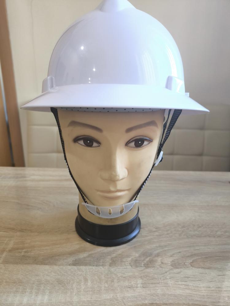 Каска-панама с широкими полями